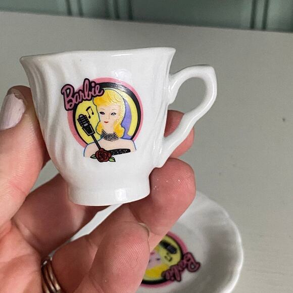 Barbie Mini Tea Cup And Saucer - Doll Toy or Trinket holder - Picture 4 of 6